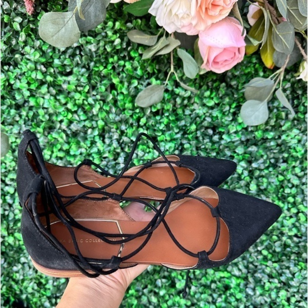 Zara Black strappy flat sandals size 36
